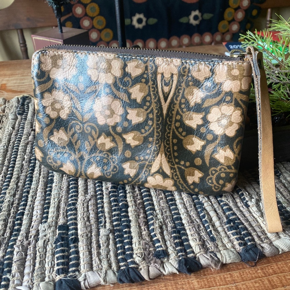 Patricia Nash wristlet